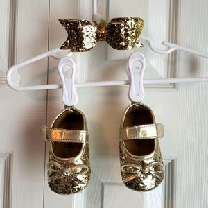 Baby Girl - Gold bow & Shoes